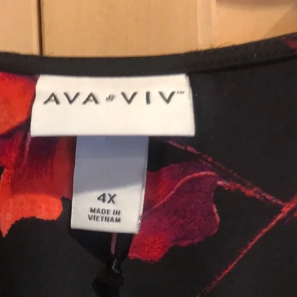 New Ava & Viv Floral Tunic Blouse - Picture 3 of 8